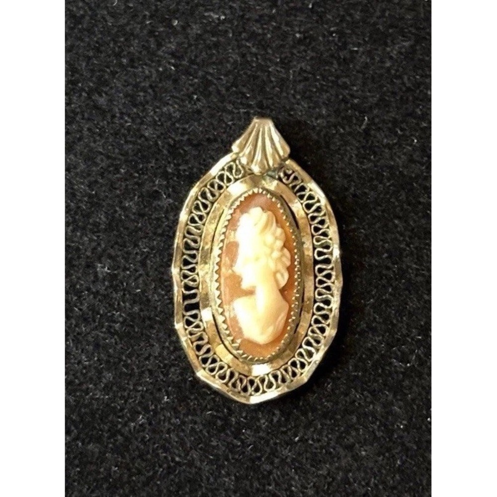 1/20th 18K GF Elegant Vintage Cameo Pendant